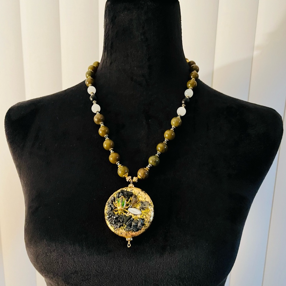 Olive Green Jade Necklace Medallion Pendant Gold Tone With Beetle
